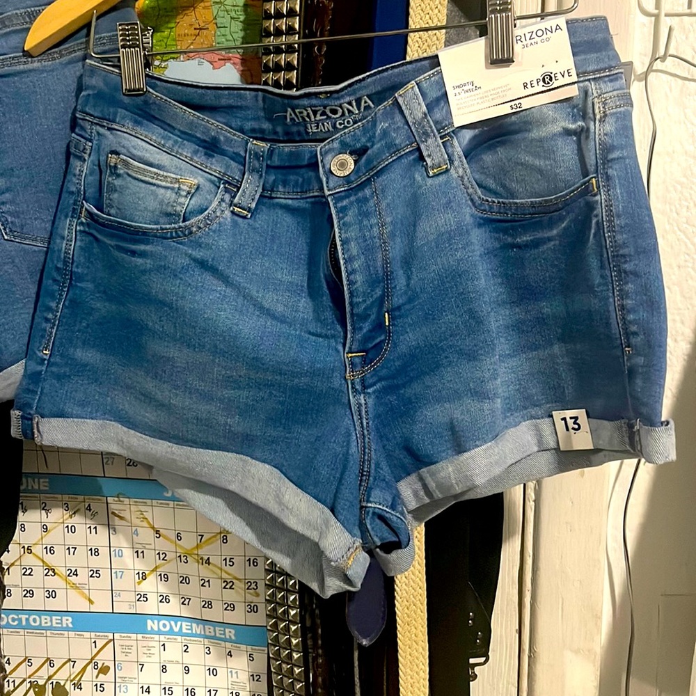 Arizona jean co shorts